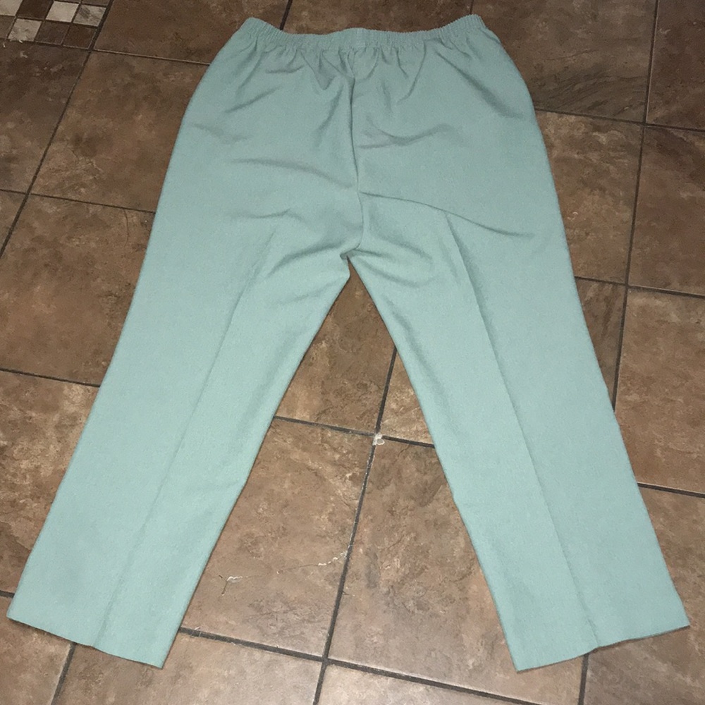 Women’s Allison Daley Pants - Picture 4 of 6